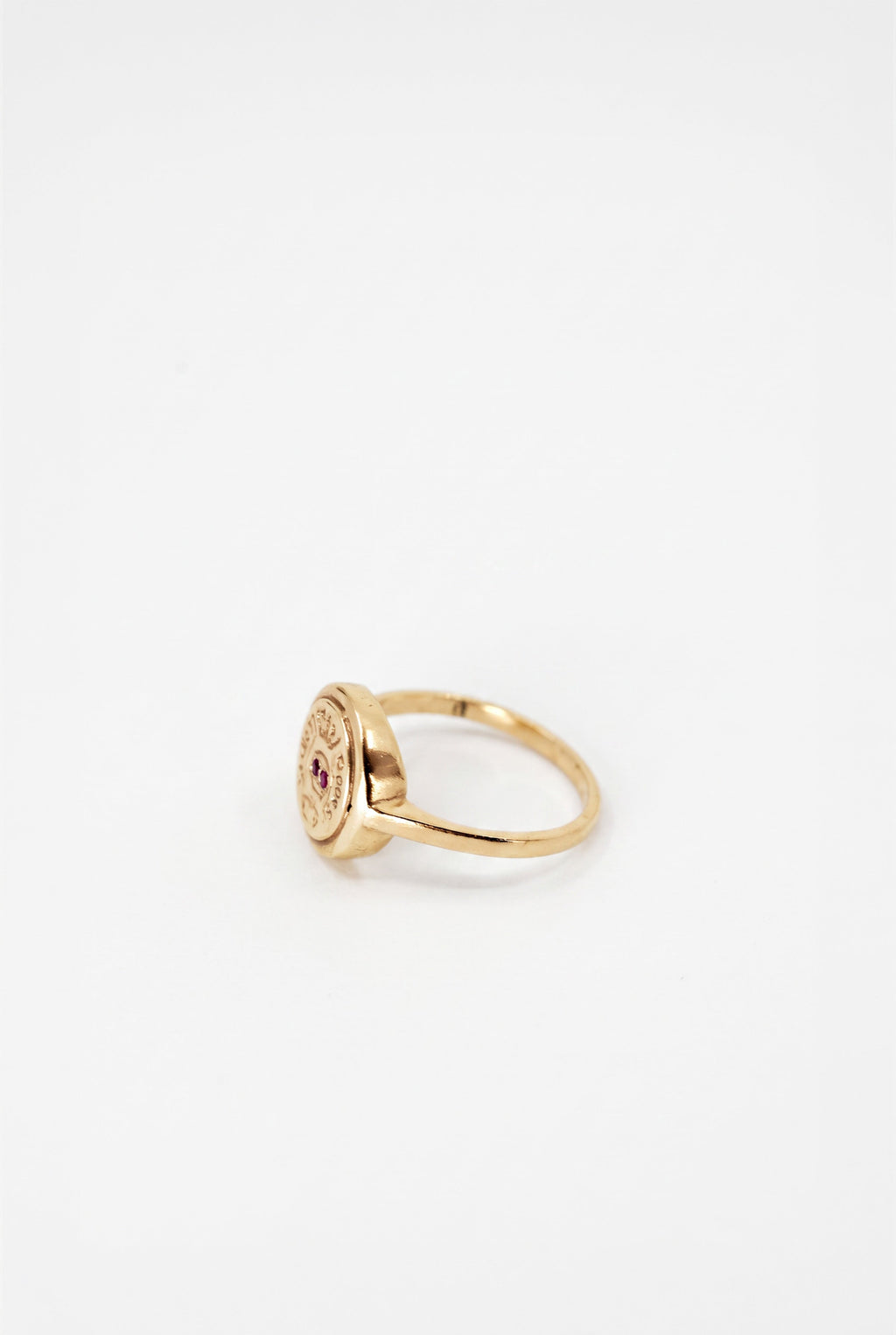 Skull Ring Emerald Ruby Crest Gold (Copy)