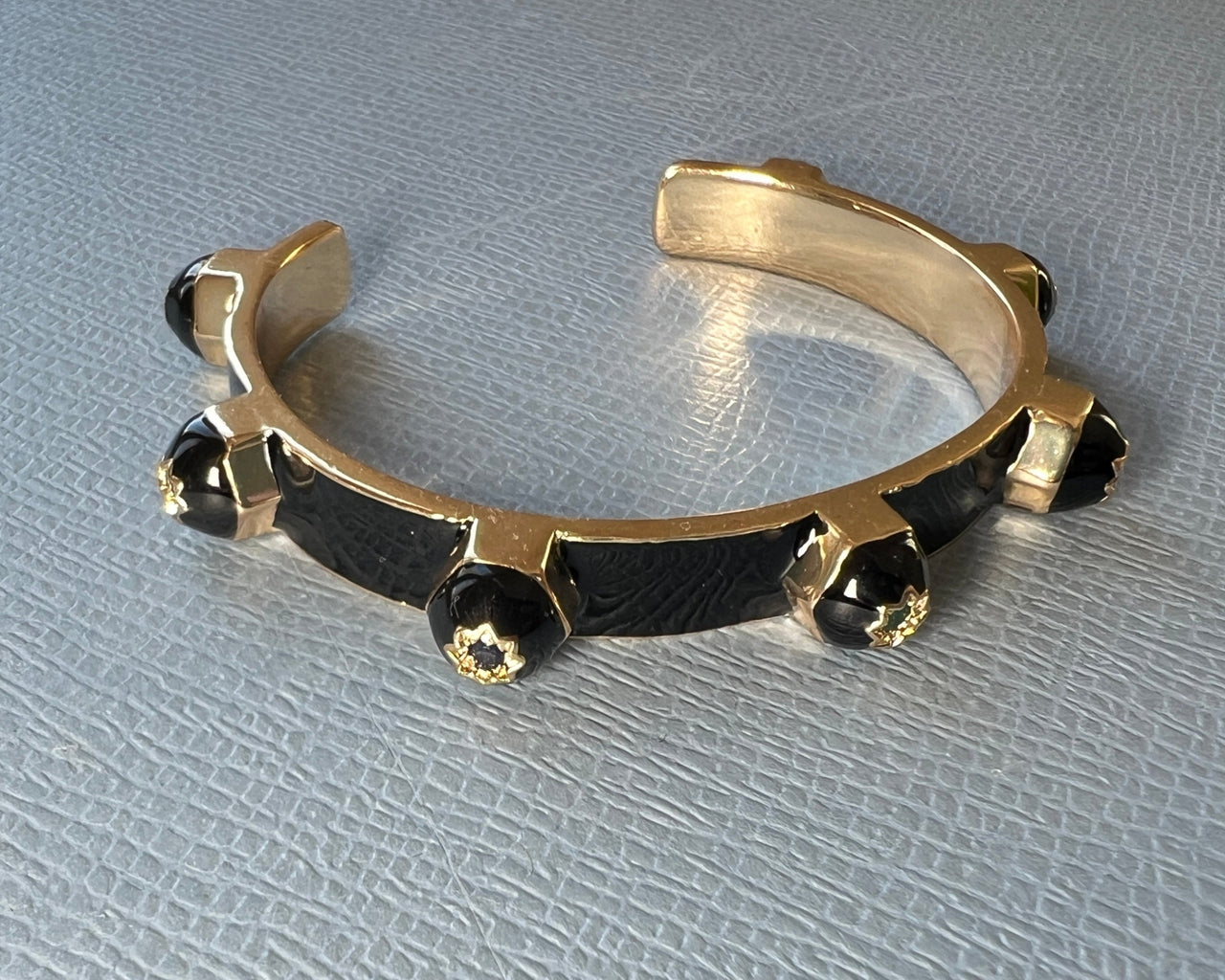Tanzanite Stud Bangle Black Enamel