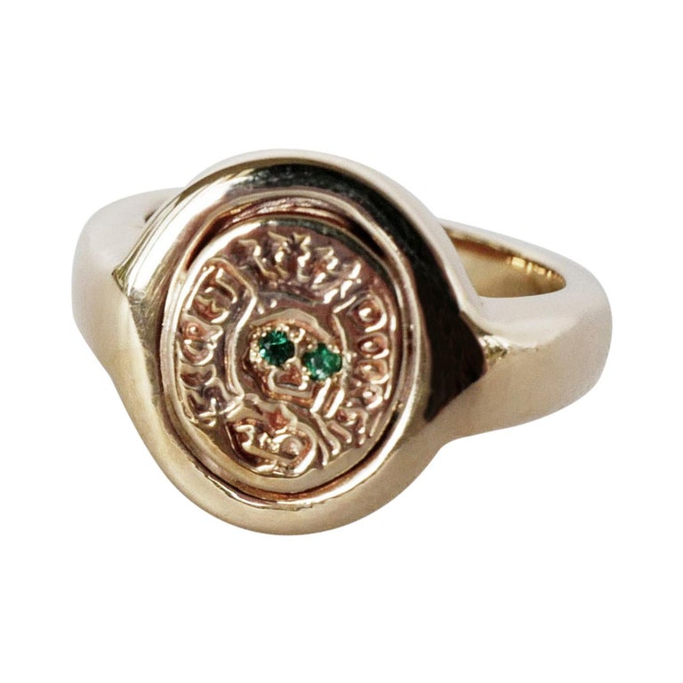 Crest Signet Skull Ring Emerald